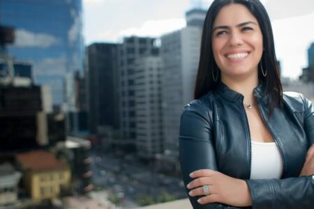 Lyana-Bittencourt-diretora-executiva-do-Grupo-Bittencourt-2-700x325-1