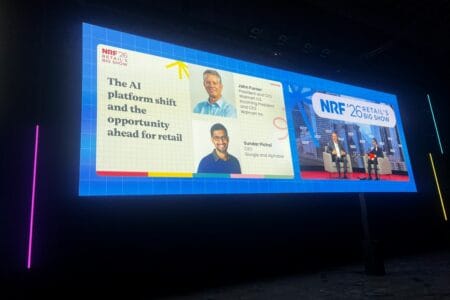 Sundar Pichai e John Furner na NRF 2026